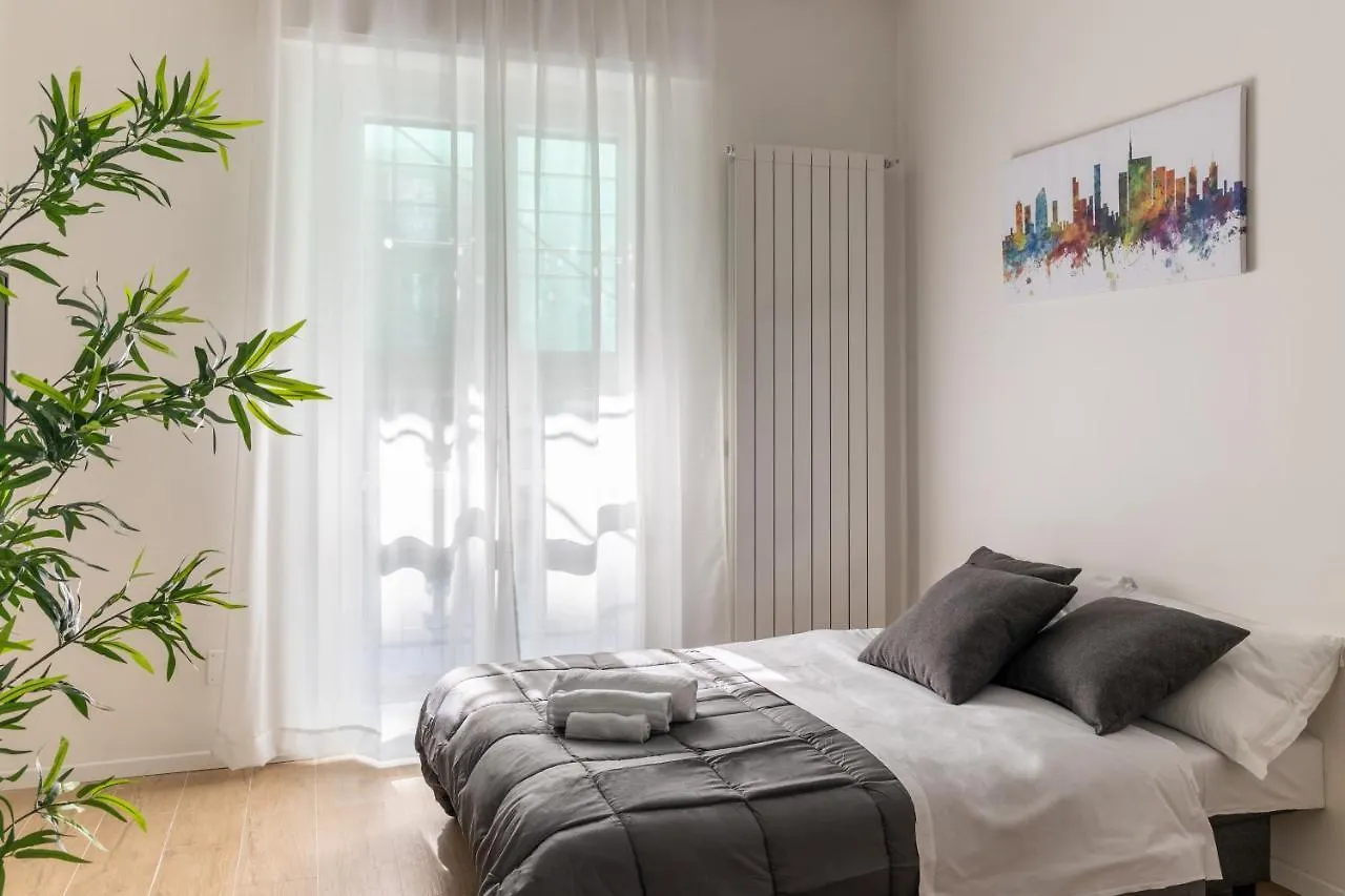 Appartamento Sansiro Luxury Wi-Fi & Netflix Milano 0*,  Italia