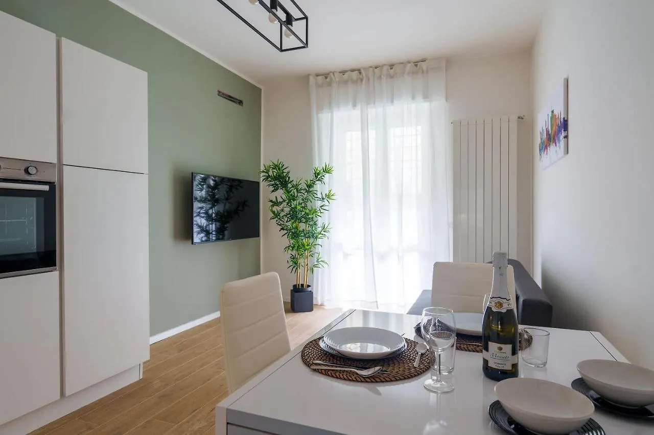 ミラノSansiro Luxury Wi-Fi & Netflixアパートメント イタリア